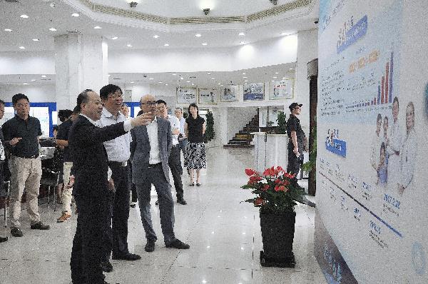 黃浦區(qū)委書記杲云一行調研上藥醫(yī)療器械