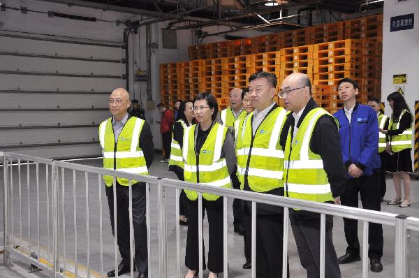 國家藥監(jiān)局藥品監(jiān)管司司長袁林一行赴上藥物流調(diào)研指導工作